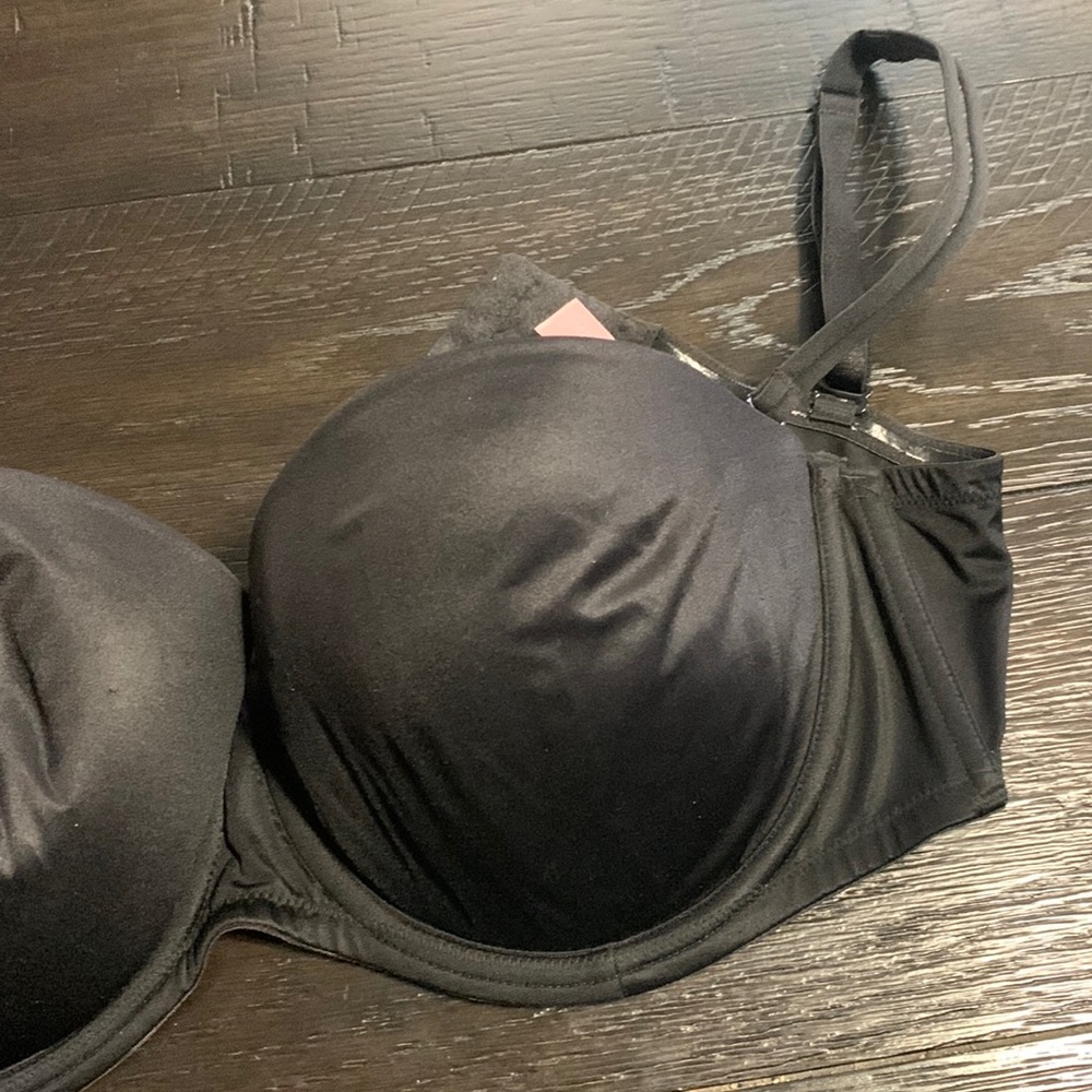 Victoria’s Secret slightly padded bra  38 D
